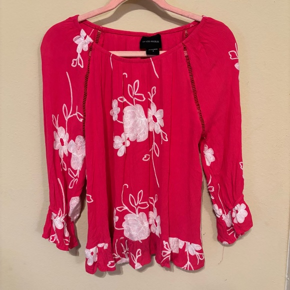 Liv Los Angeles Tops - LIV Los Angeles Boho Top Blouse Fuchsia Pink
Size Small